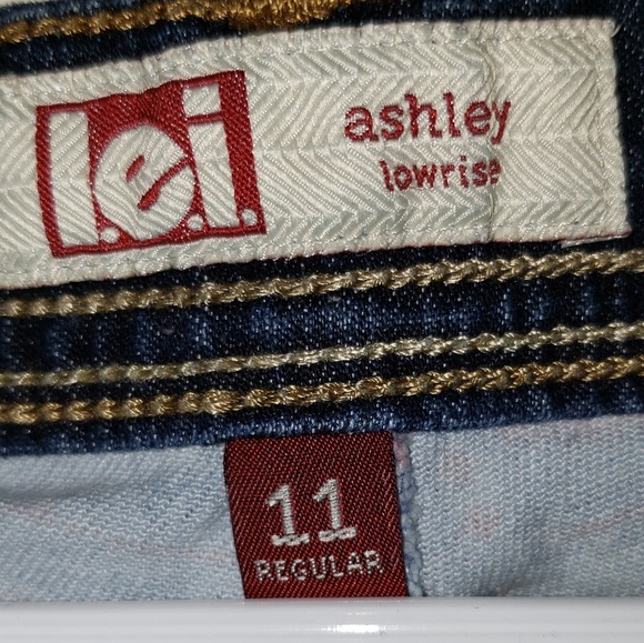 Super cute shorts - Picture 3 of 3